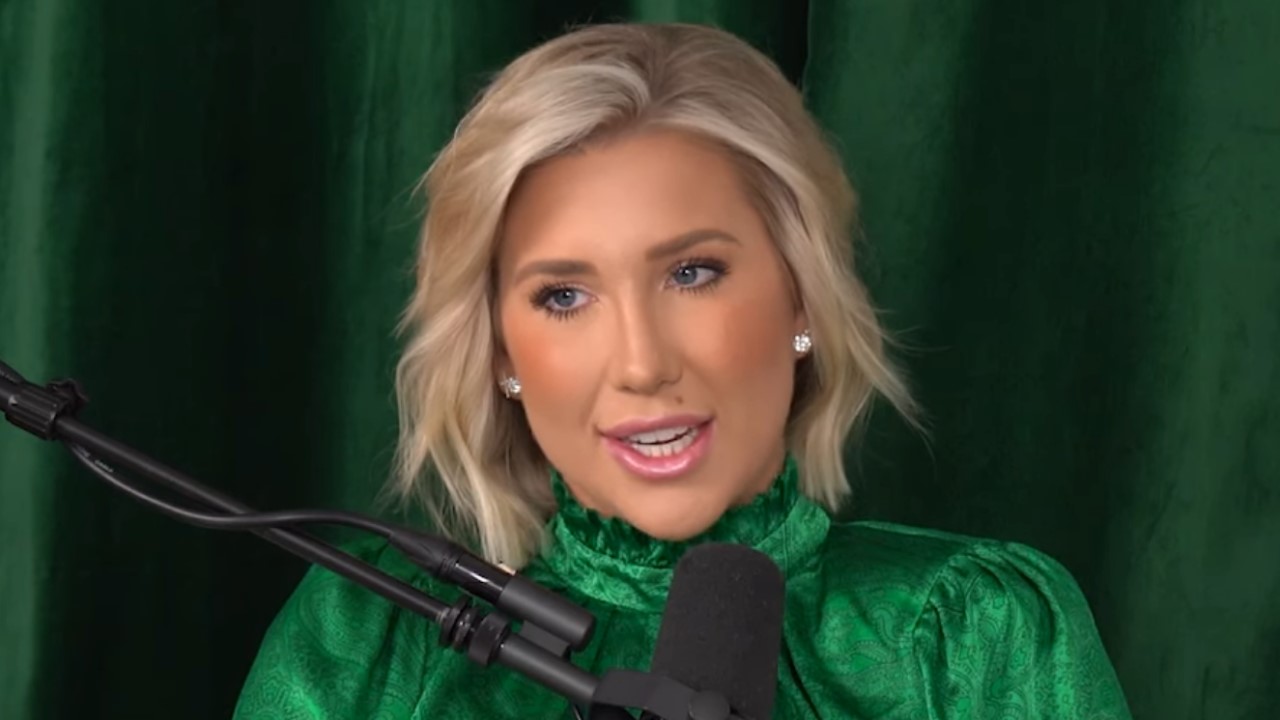 Savannah Chrisley Dropped A Four Word Response After Mother Julie S