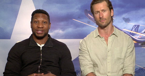 Jonathan Majors and Glen Powell on Becoming Jesse Brown and Tom Hudner for Devotion