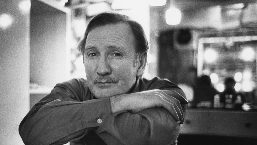 Leslie Phillips, Comic Actor Who Sorted Wizards, Dies at 98