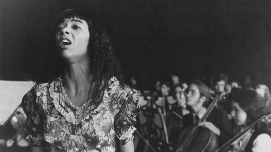 Irene Cara, ‘Fame’ and ‘Flashdance’ Singer, Dies at 63