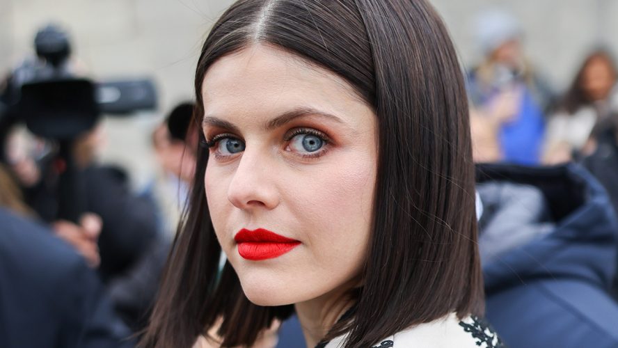 Alexandra Daddario Gets Cheeky In New Mirror Reflection Photo From Paris