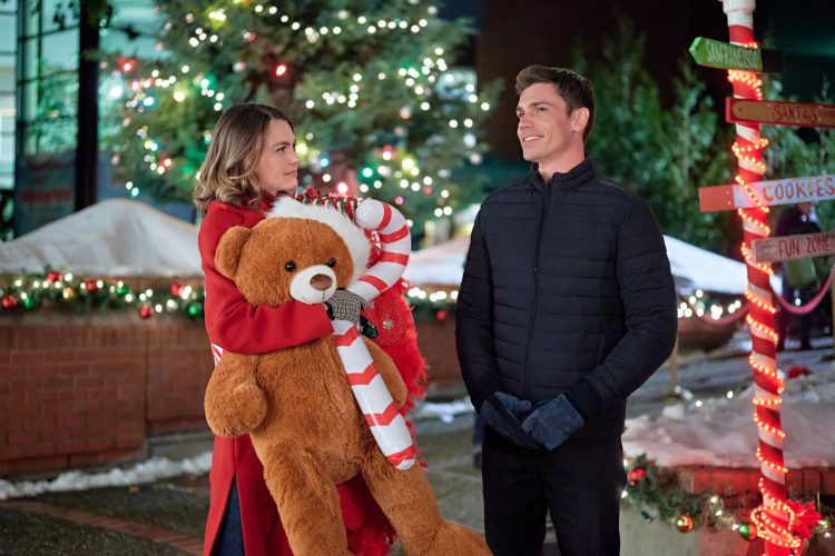 How to watch the four new Hallmark Christmas movies this weekend (12/9-12/11)