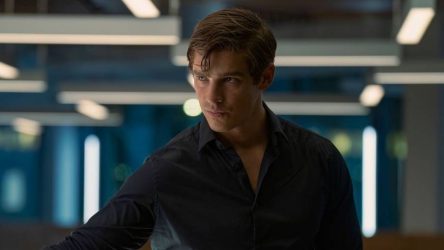 Titans Star Brenton Thwaites Is Aware Of Fans Lusting Over Nightwing's Booty, And Isn't Against It