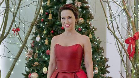 Lacey Chabert Missed Her Daughter’s First Day Of School To Film A Hallmark Christmas Movie, And Her Post Is So Relatable