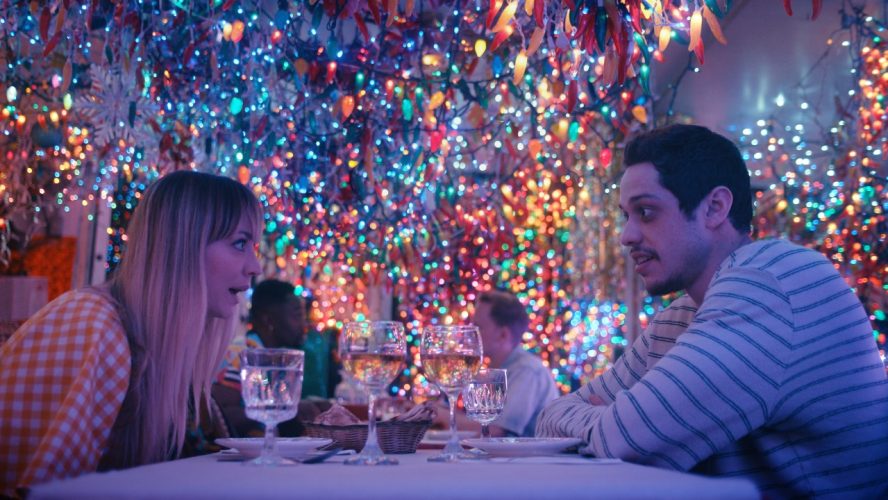 Meet Cute Reviews Are Here, And Critics Have Thoughts On Kaley Cuoco And Pete Davidson’s Odd-Couple Chemistry