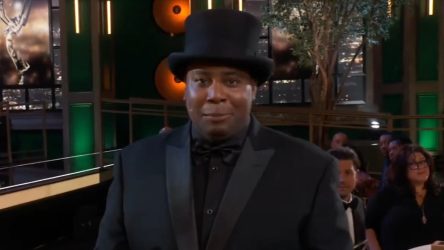 Watch Kenan Thompson And Lots Of Dancers Pay Homage To Classic TV Themes In 2022 Emmys Intro