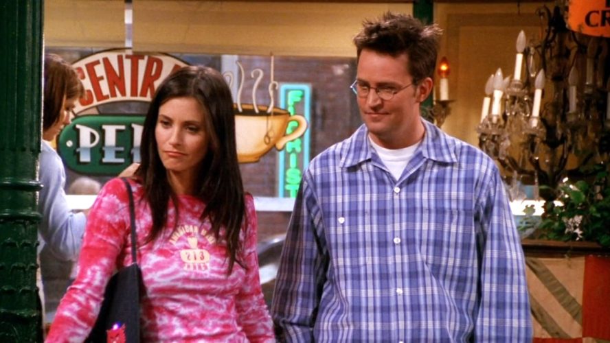 Eagle-Eyed Friends Viewers Think They Spotted A Clue About Chandler And Monica And Ross And Rachel Early On In The Series