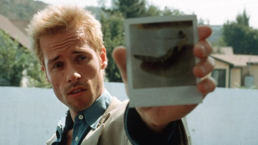 Guy Pearce Explained Why He Honestly Thinks He Was 'S--t' In Memento, But I Have To Disagree