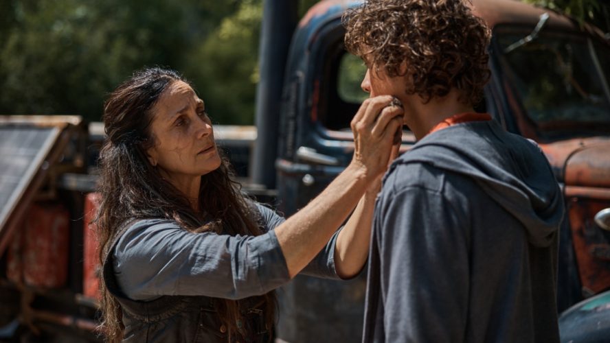 'Die Alone' Exclusive Interview: Carrie-Anne Moss