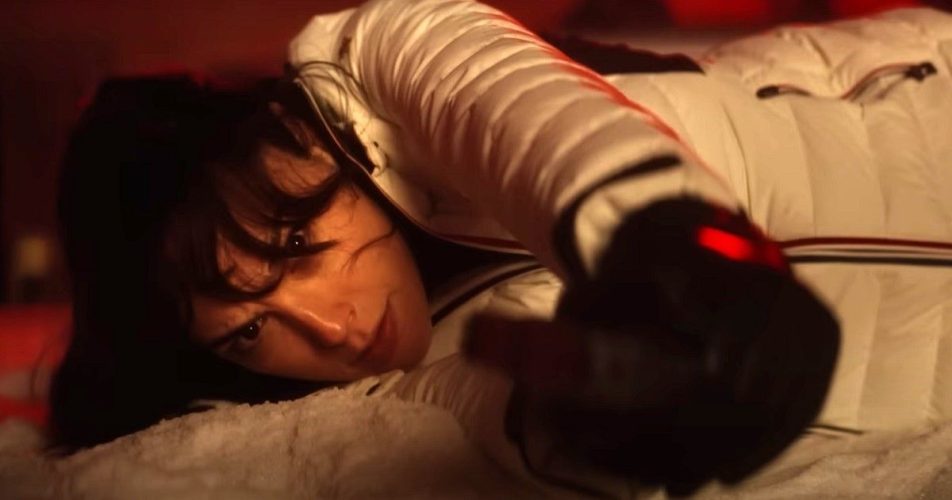 Gal Gadot Hopes Heart Of Stone Will Become the New Bond, Explosive Image Released