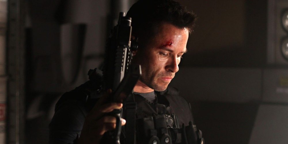 Guy Pearce's Panned Sci-Fi Action Movie 'Lockout' Streaming for Free in January