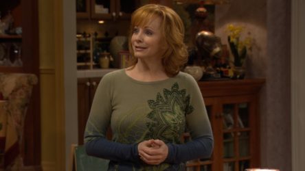 Is Happy's Place A Reba Reboot? Ms. McEntire's New Comedy, Explained