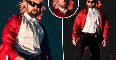 Ryan Gosling looks unrecognizable on the set of his new '80s movie