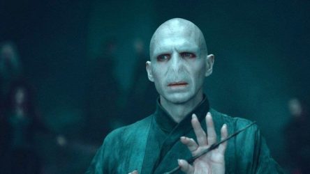 There's a Viral Video Of Voldemort Laughing In A Bunch Of Harry Potter Language Dubs, And It Is Trippy